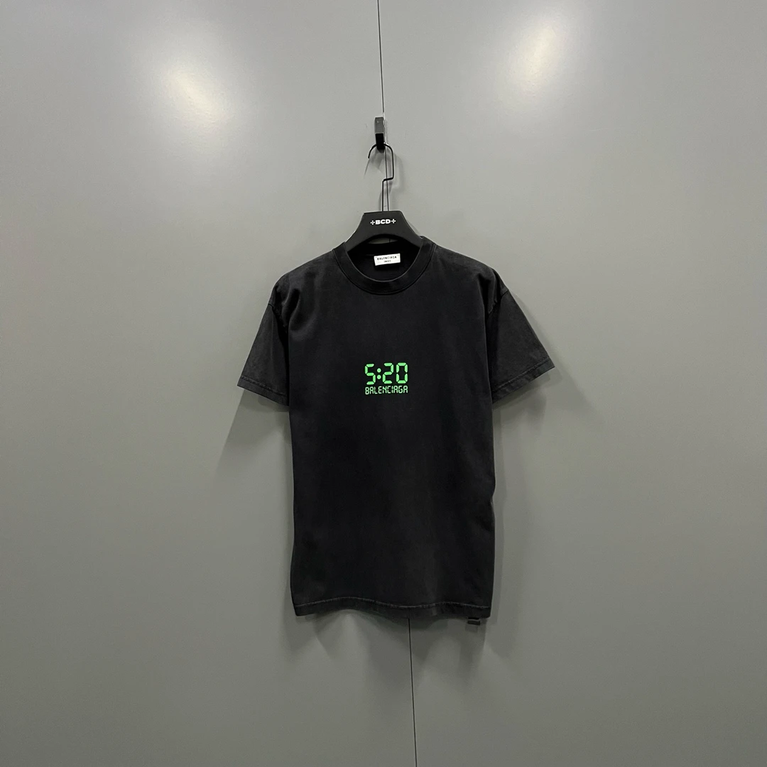 99新 Balenciaga/巴黎世家 ab1119 611256 黑灰荧光数字短袖 XS码