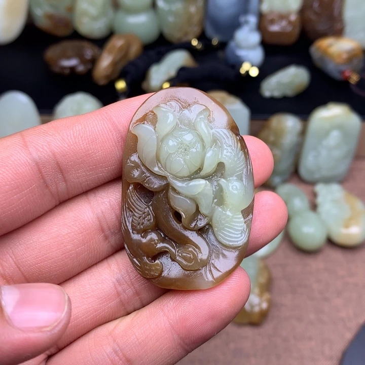 和田玉（糖玉）未镶嵌颈饰