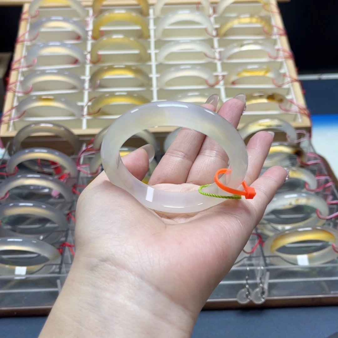 玛瑙/玉髓未镶嵌手镯