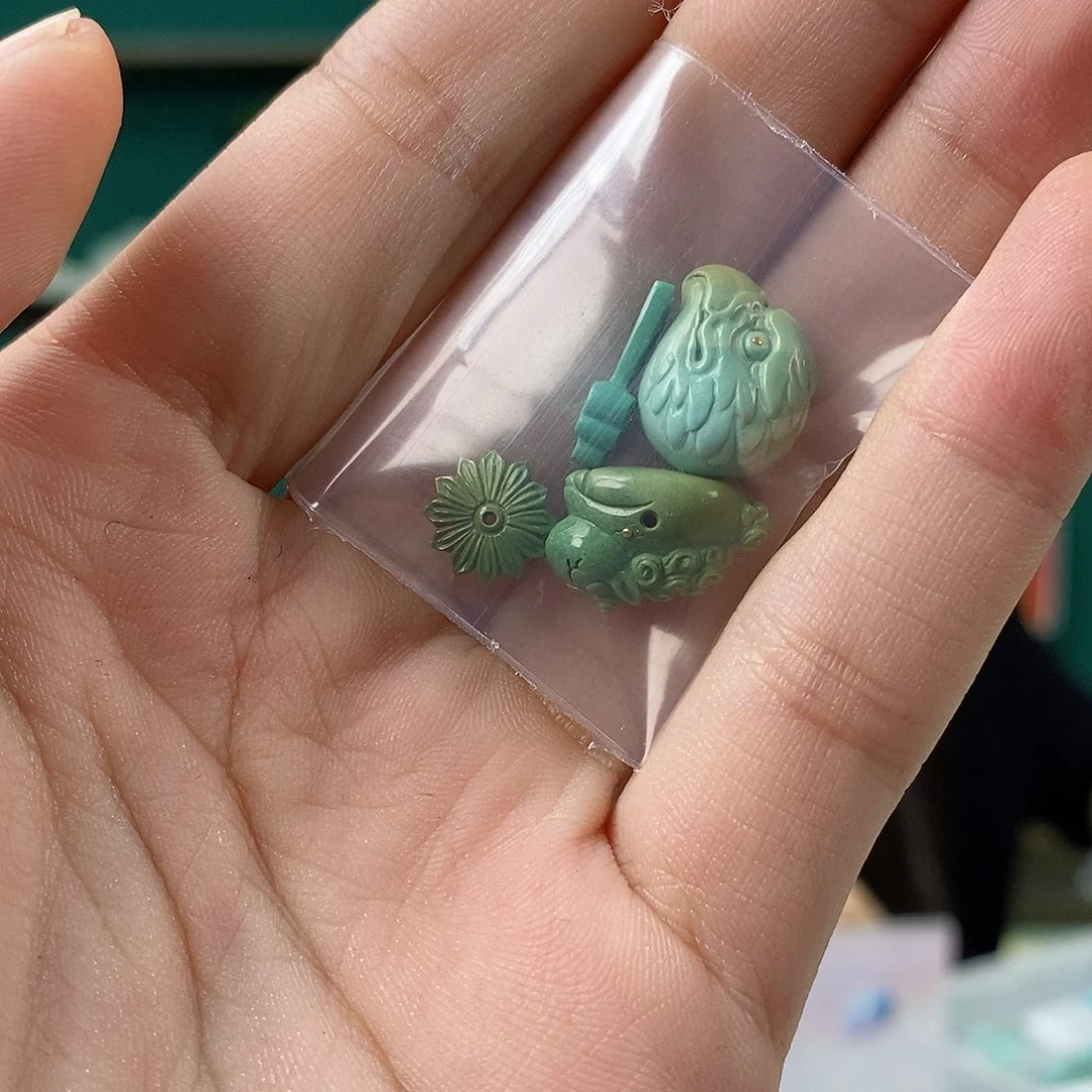 绿松石未镶嵌珠宝奇石