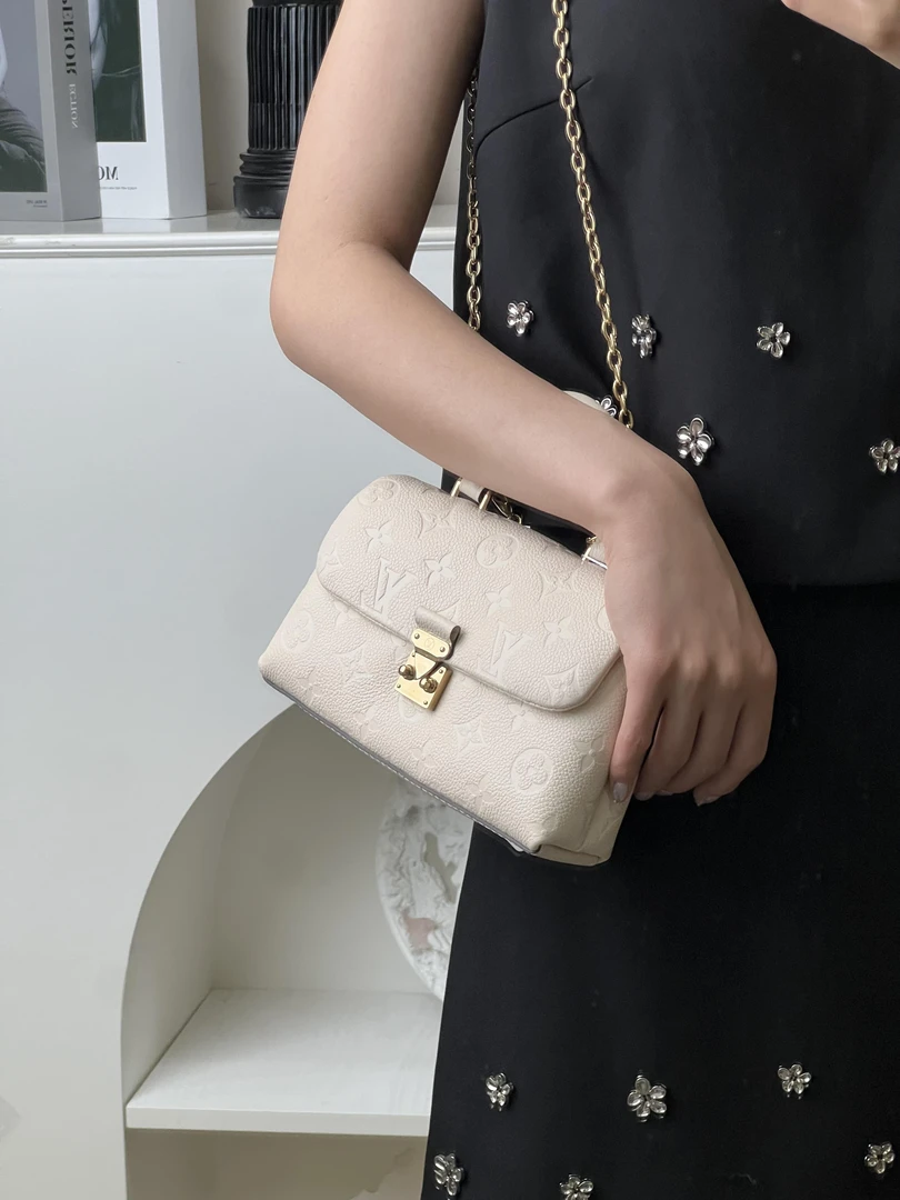 未使用 LouisVuitton/路易威登 玛德琳  白金/全新