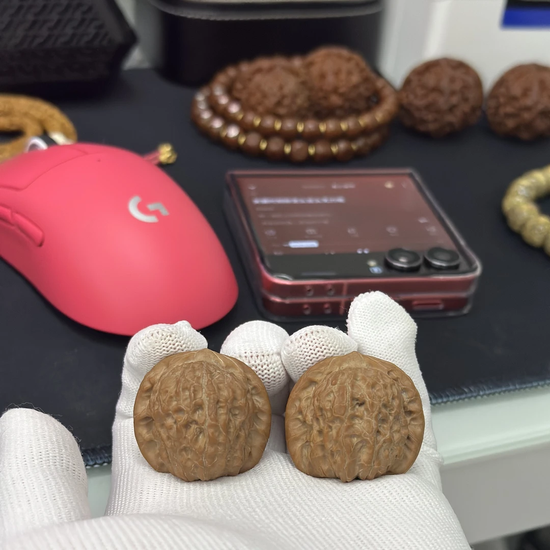 文玩核桃全品头货血麒麟 边34 肚34 高32 手工测量可能存在误差