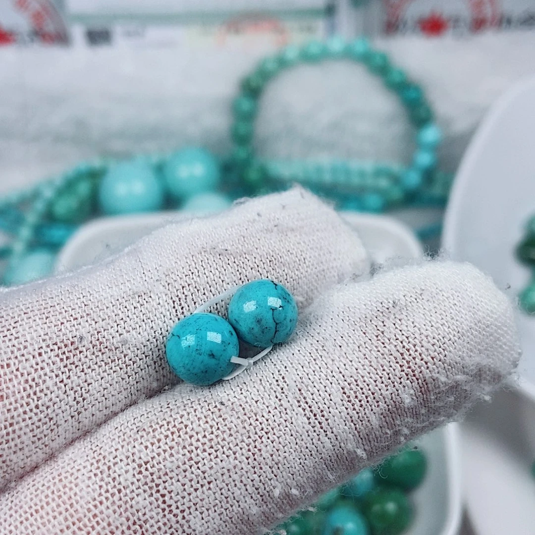 威***房绿松石未镶嵌珠宝奇石