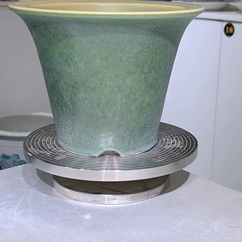 摆件努**博绿釉雅光陶瓷花器微瑕