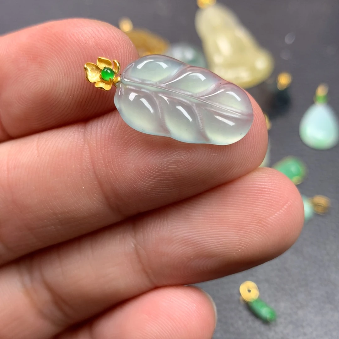 【闪购商品】颈饰18K金镶嵌翡翠翡翠