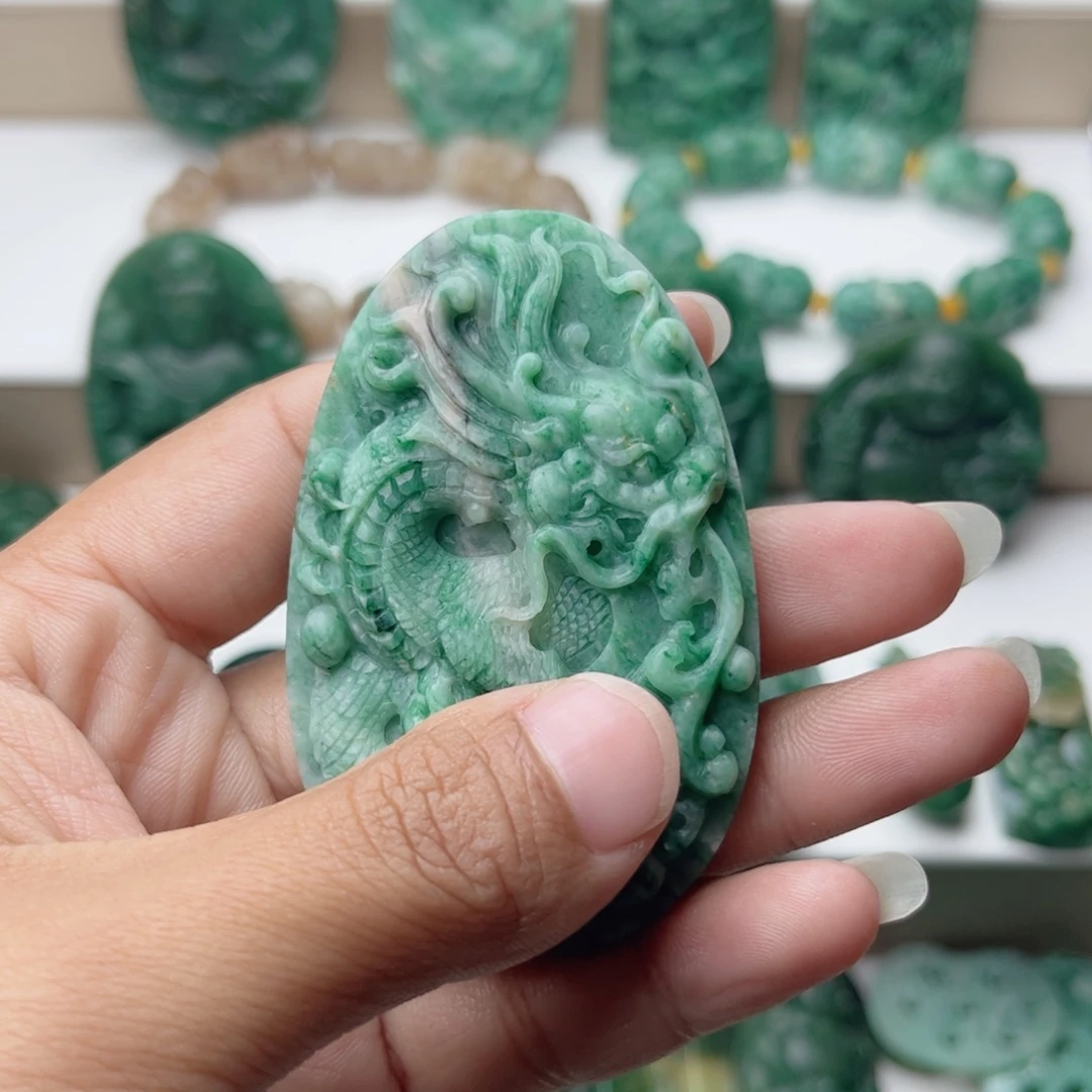 极***光独山玉未镶嵌挂件