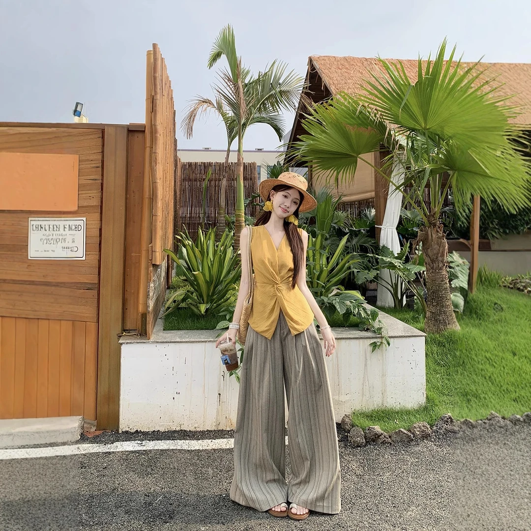 实拍~ 时尚韩版洋气V领扭结褶皱设计感无袖上衣+条纹阔腿长裤女装