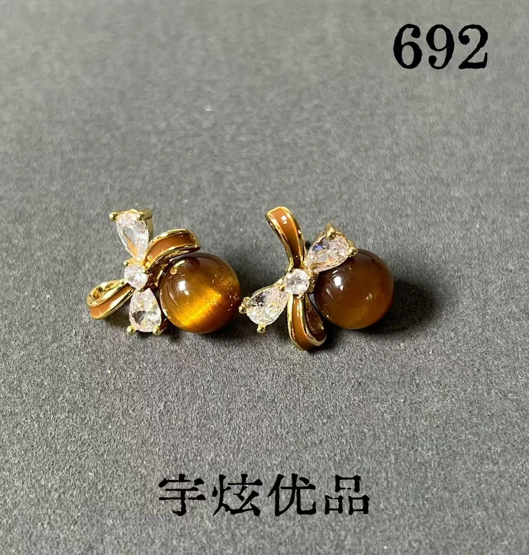 黄铜合成锆石耳饰 饰品精致时尚百搭耳钉金色气质轻奢小众692