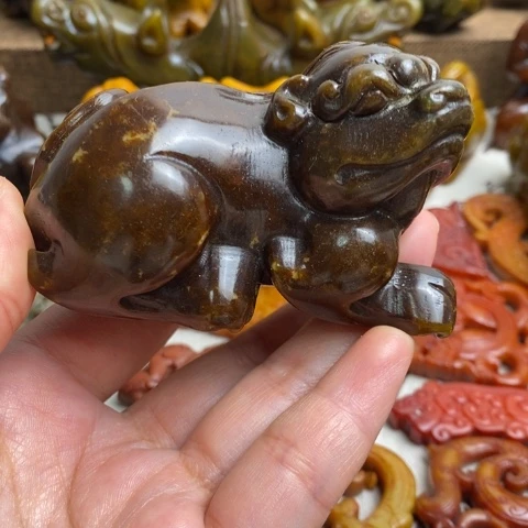 未镶嵌蛇纹石玉颈饰