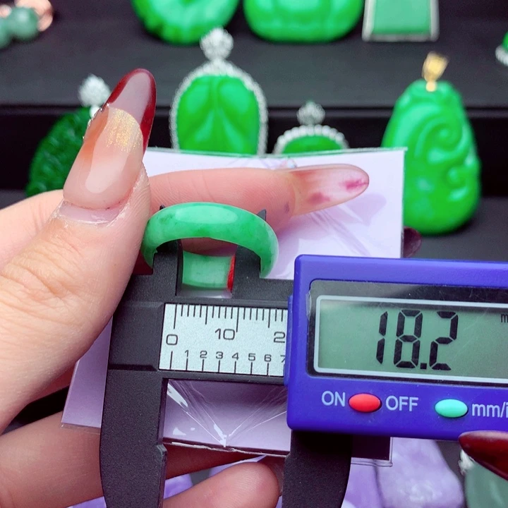 翡翠未镶嵌戒指戒指