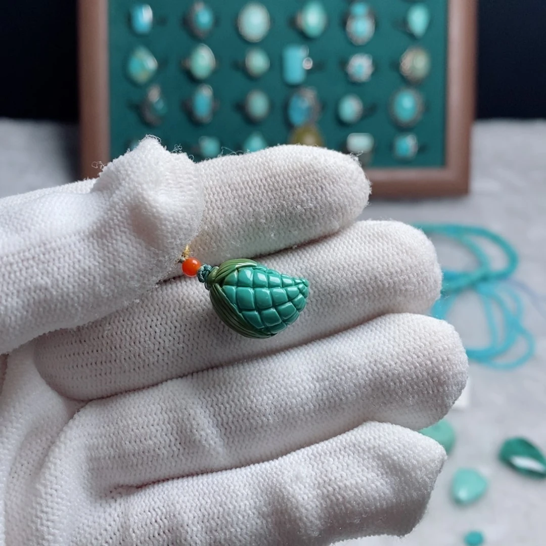 绿松石颈饰未镶嵌