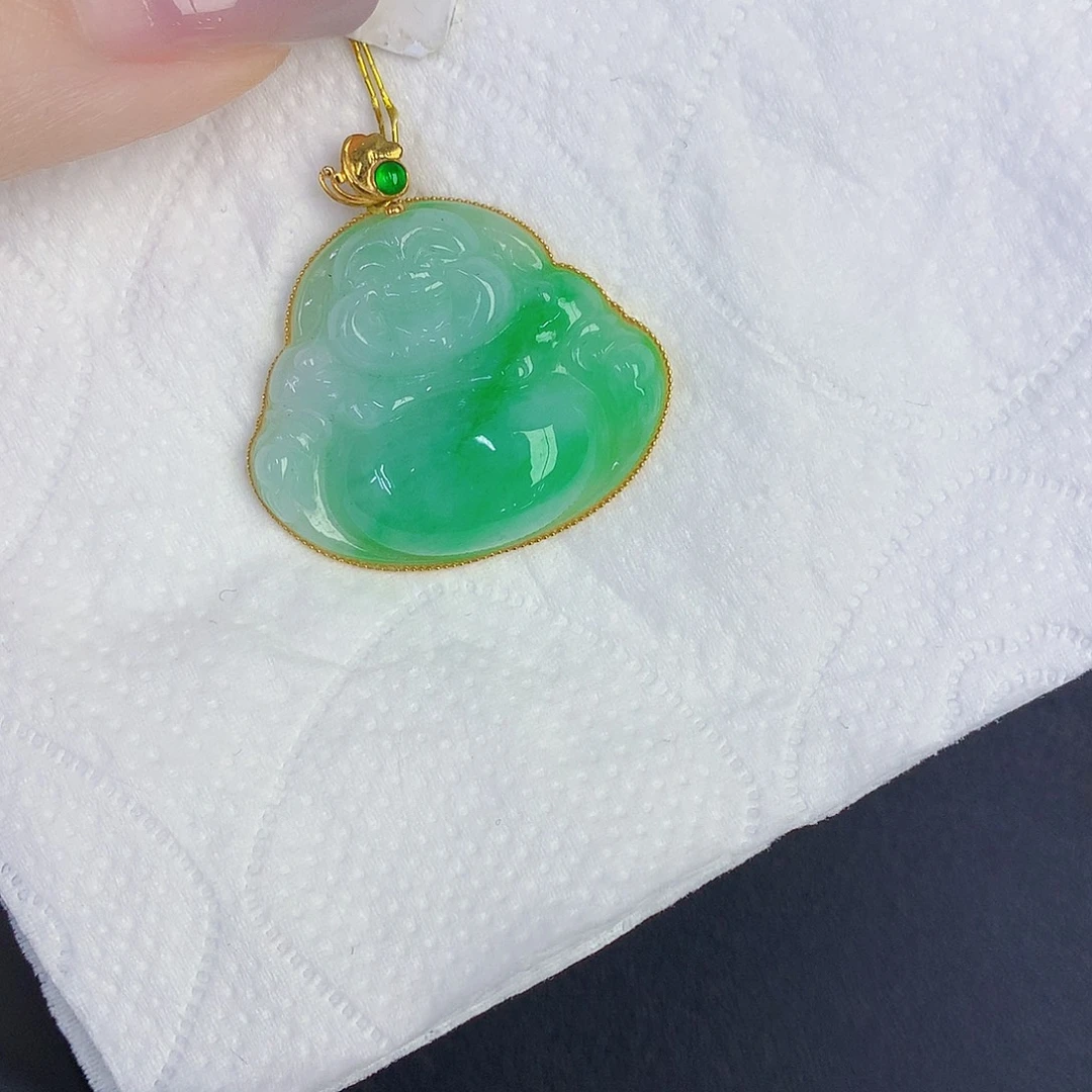 翡翠18K金镶嵌颈饰