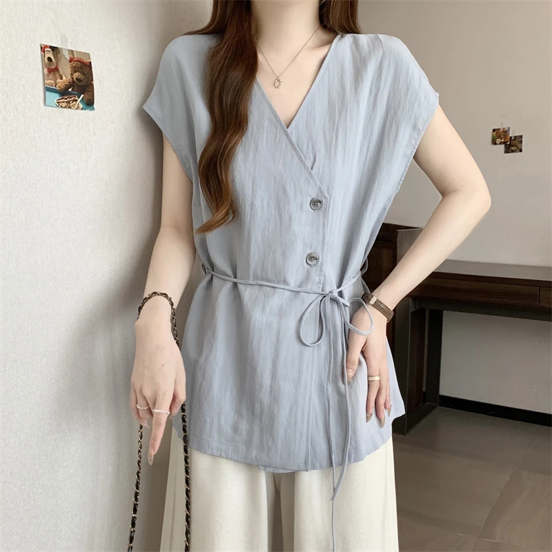 韩系温柔风V领飞飞袖衬衫女夏新款大码气质时尚休闲显瘦系带上衣