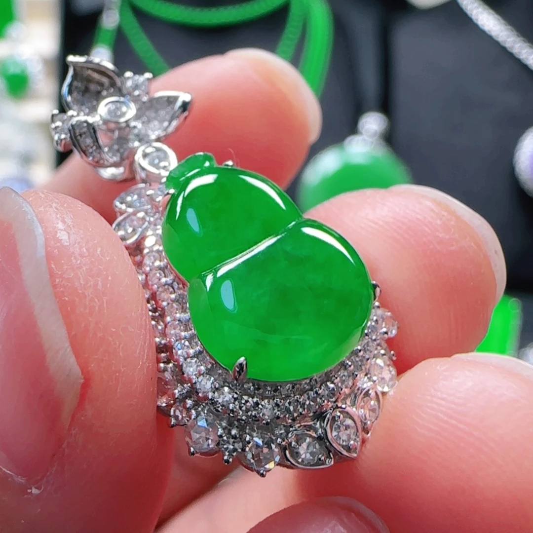 翡翠颈饰18K金镶嵌葫芦