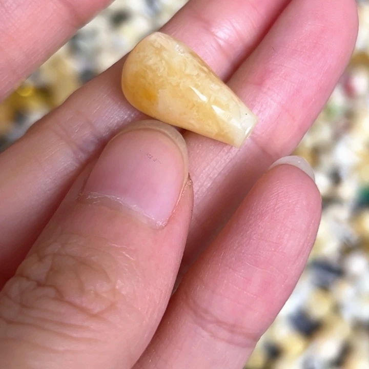 未镶嵌蜜蜡裸石9.5mm一个