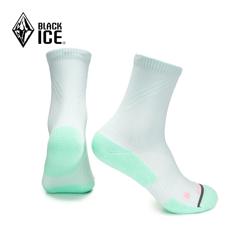 Z2211FWF 黑冰运动袜（高帮）