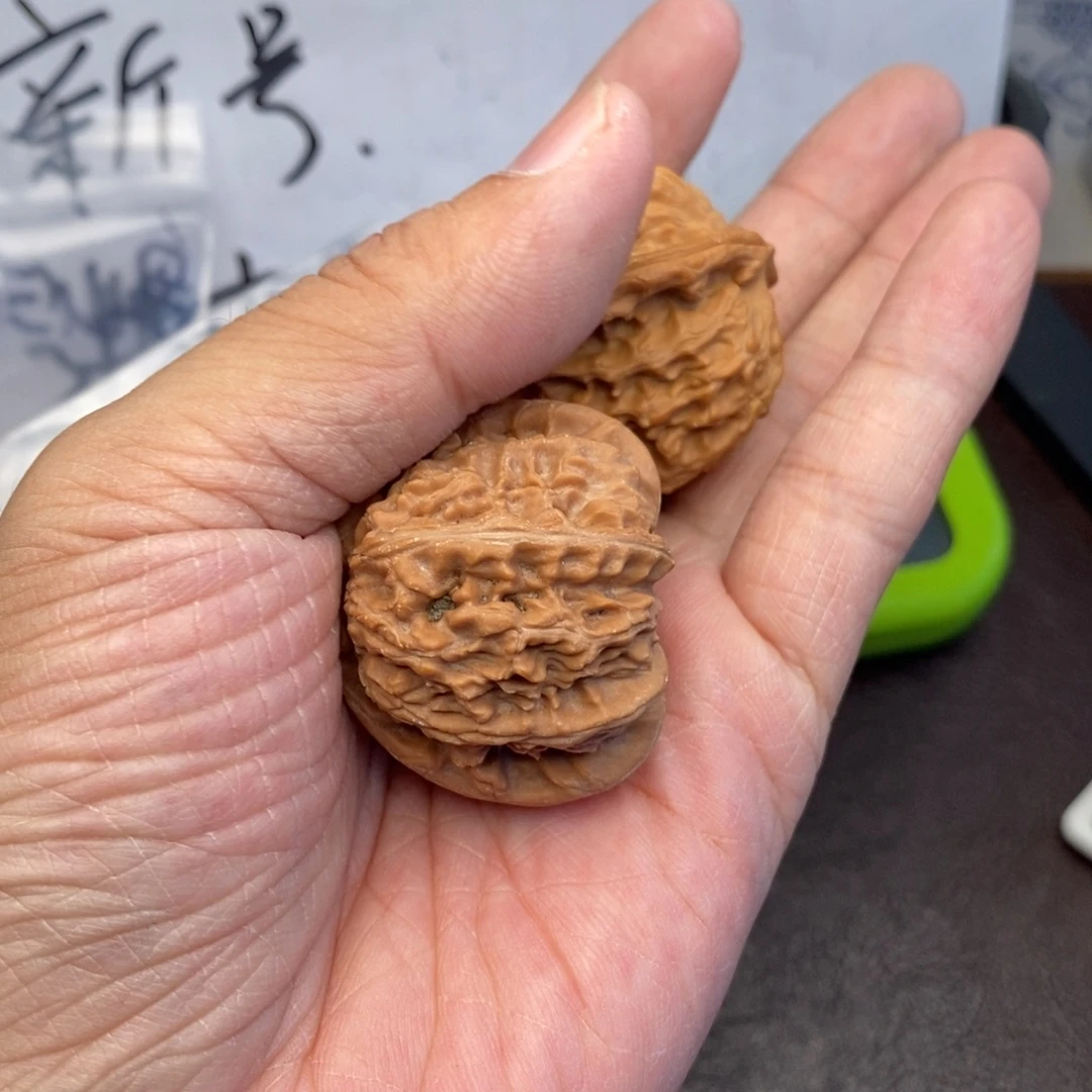吊坠文玩核桃三角白