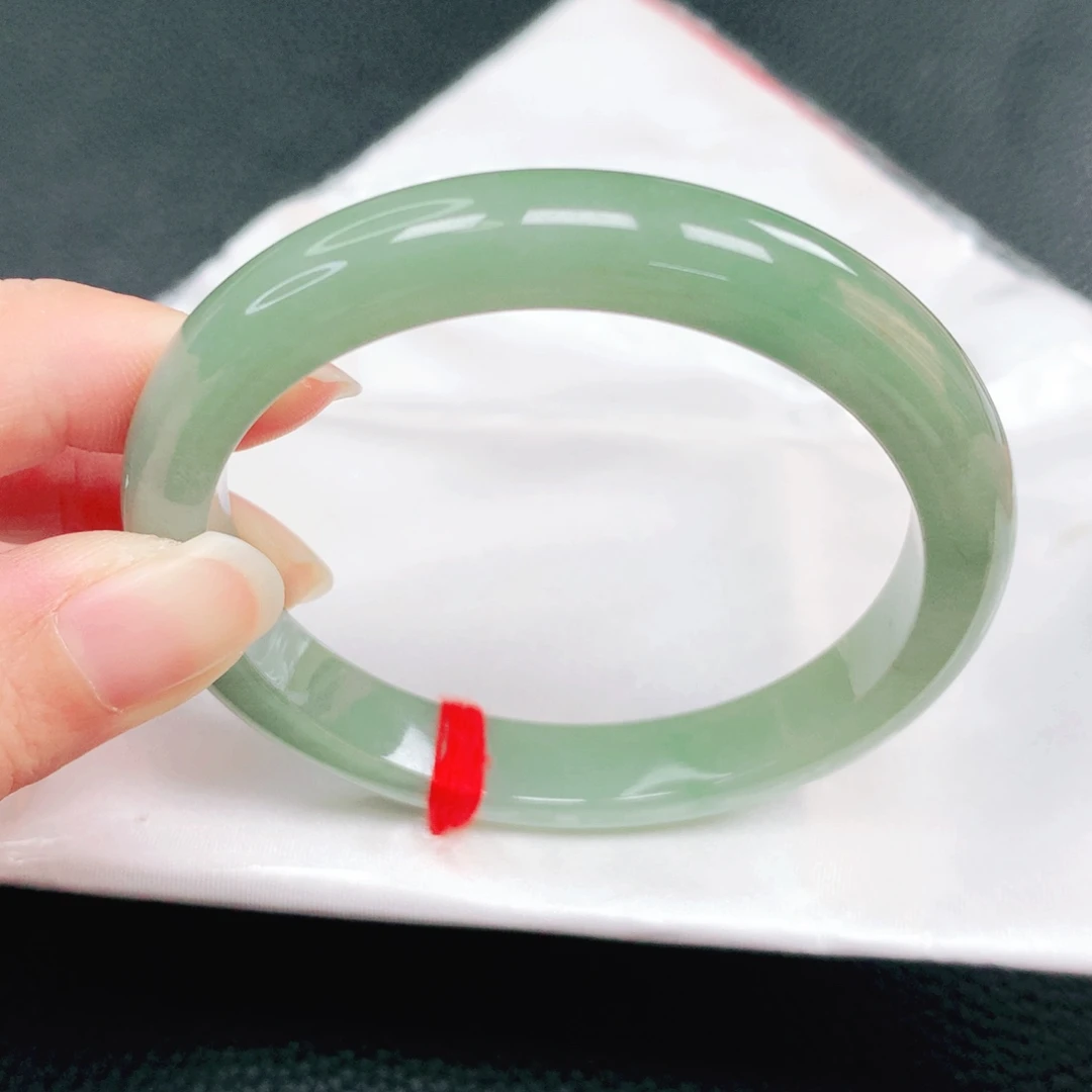 翡翠未镶嵌手镯55圈