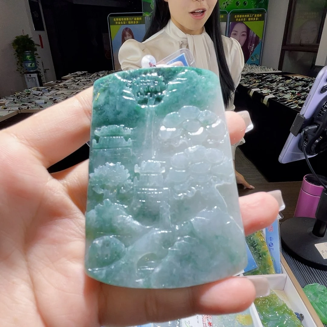 颈饰未镶嵌翡翠一个