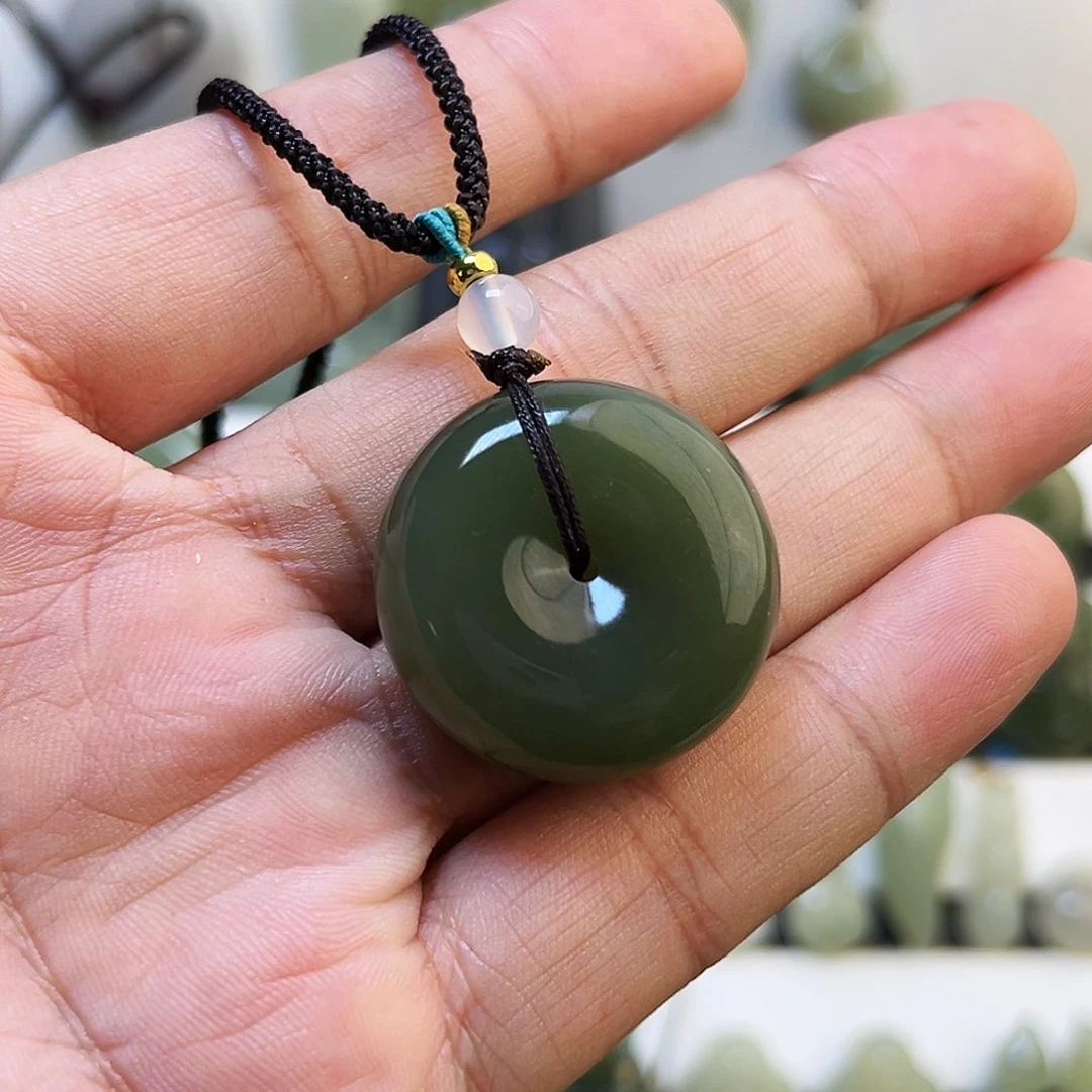 吊坠(赠链)未镶嵌和田玉666