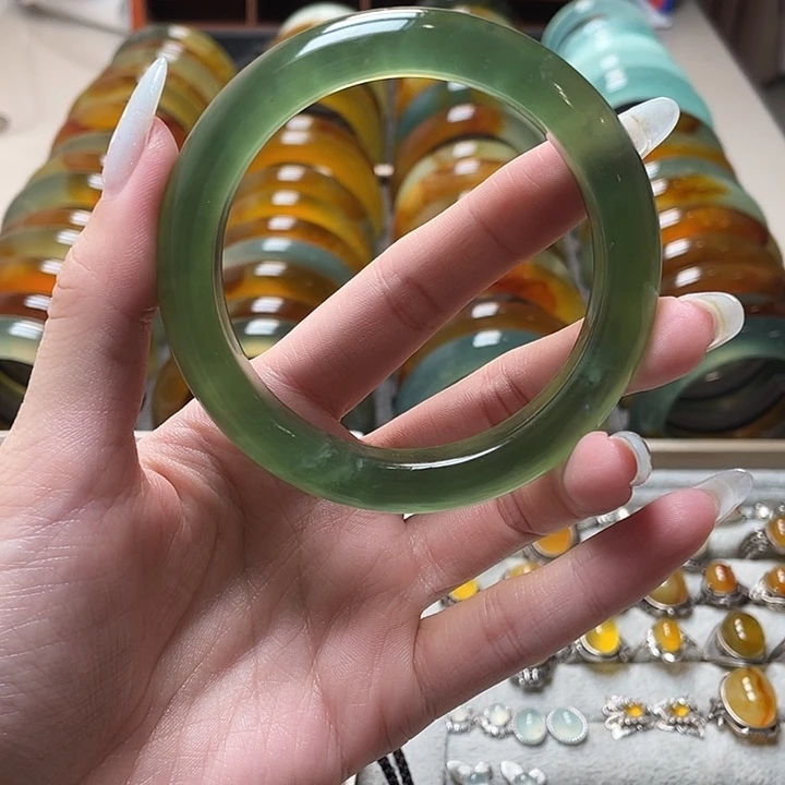 蛇纹石玉未镶嵌手镯60
