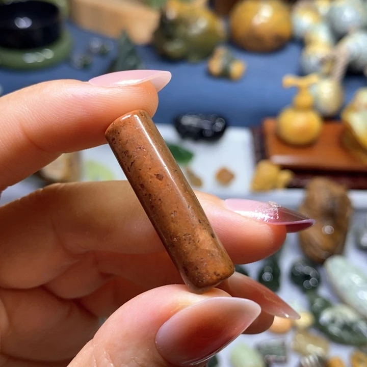 未镶嵌岫岩河磨玉（透闪石质玉）挂件