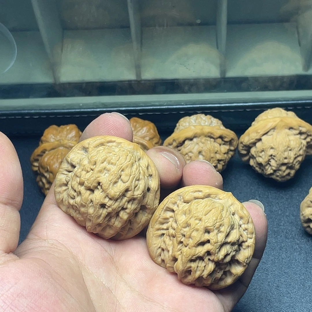 文玩核桃吊坠金公子
