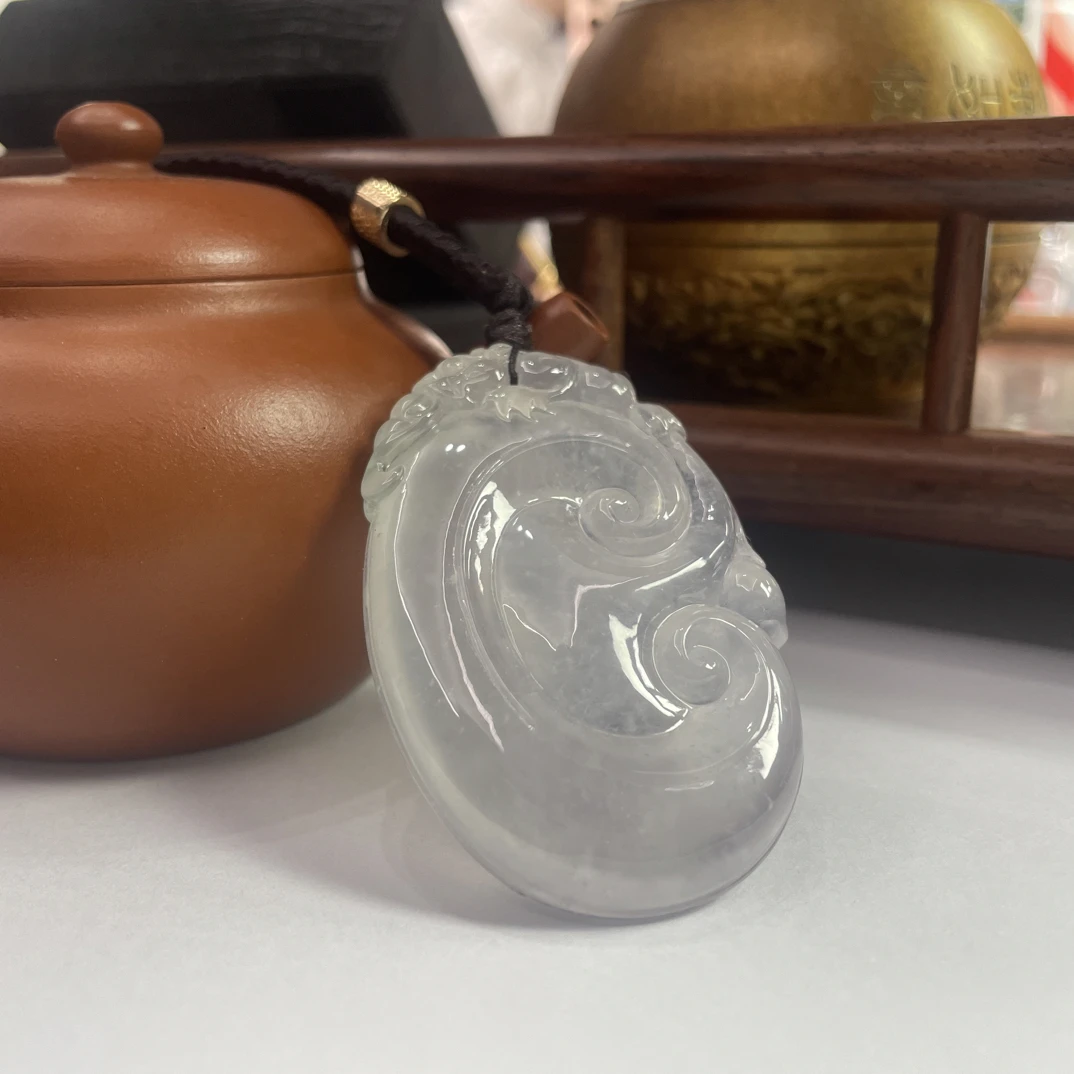莫西沙老坑玻璃种微粉底大尺寸厚装如意牌(尺寸58x39x9.3)