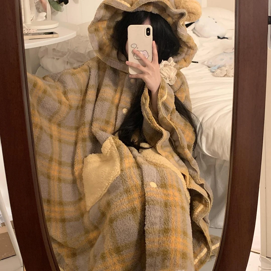 宽松珊瑚绒睡袍女秋冬季斗篷连帽睡衣加厚加绒2025新款家居服冬天
