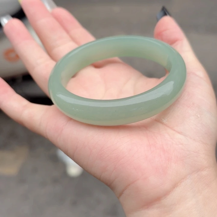 东陵石手镯未镶嵌