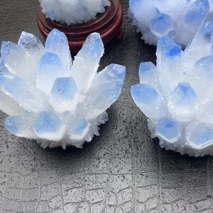 琉璃手工艺品捍*哥晶簇