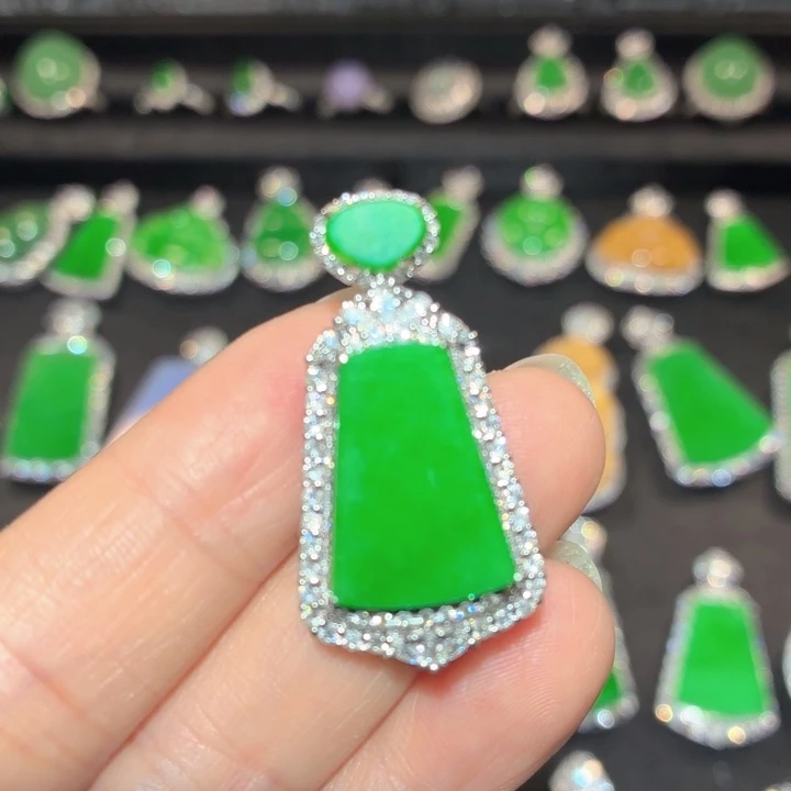 翡翠18K金镶嵌吊坠(不含链)翡翠
