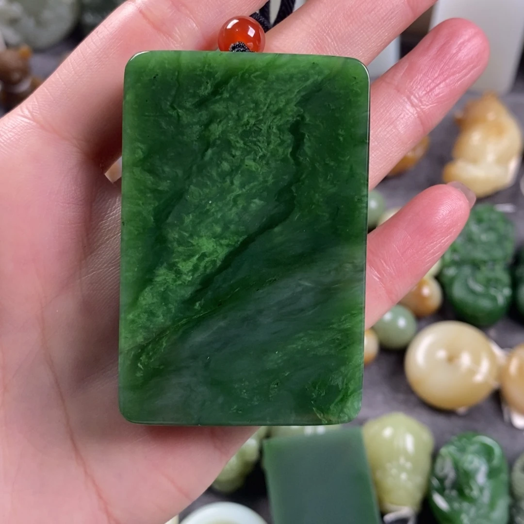 王***山和田玉未镶嵌颈饰