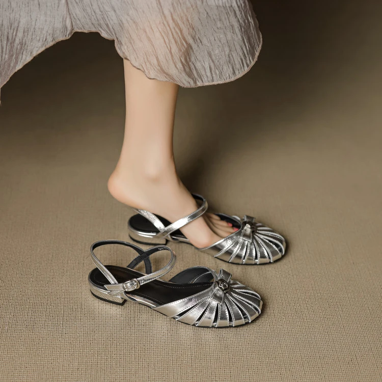 凉鞋女款2025新款爆款包头镂空平底2CM时尚粗跟低跟凉鞋夏季方头