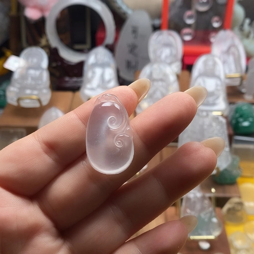 石英质玉未镶嵌颈饰