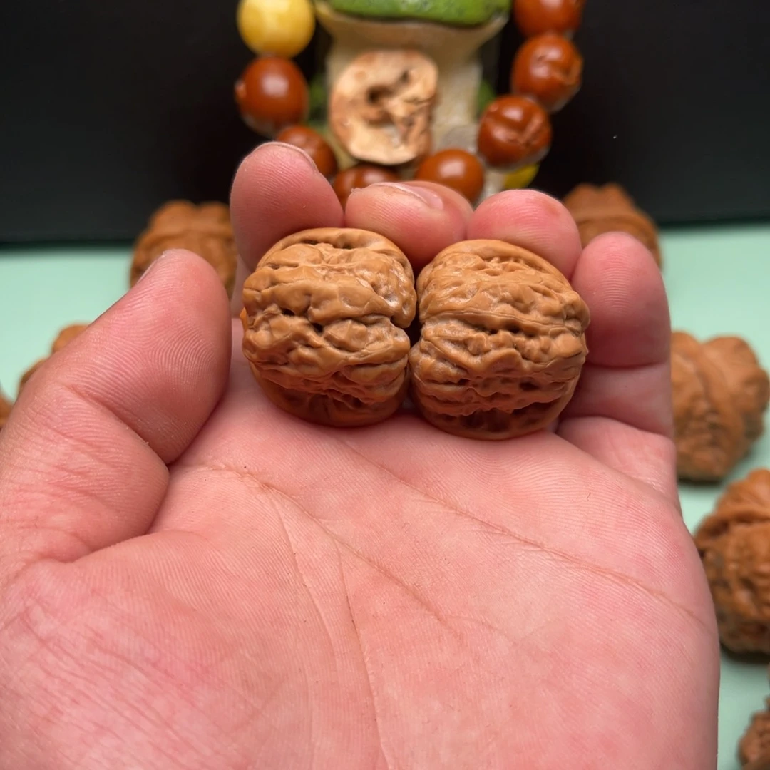 文玩核桃吊坠啊*?蛤蟆头32一对