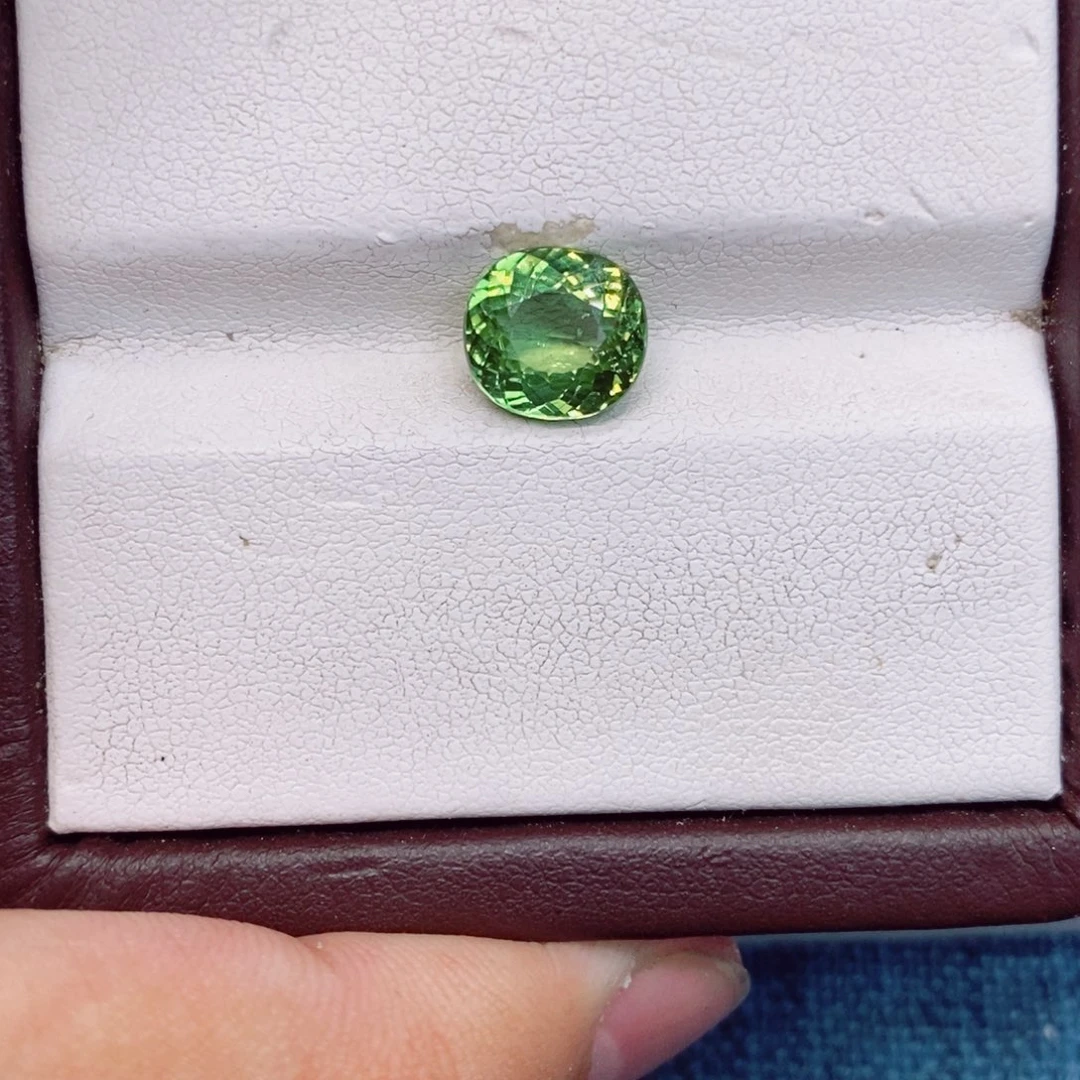 碧玺裸石未镶嵌苹果绿3克拉碧玺