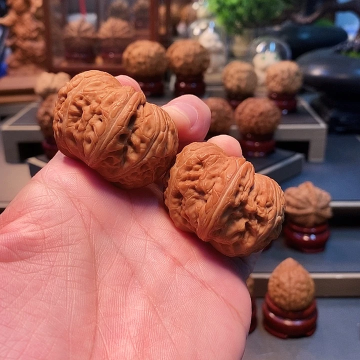 文玩核桃把件元宝