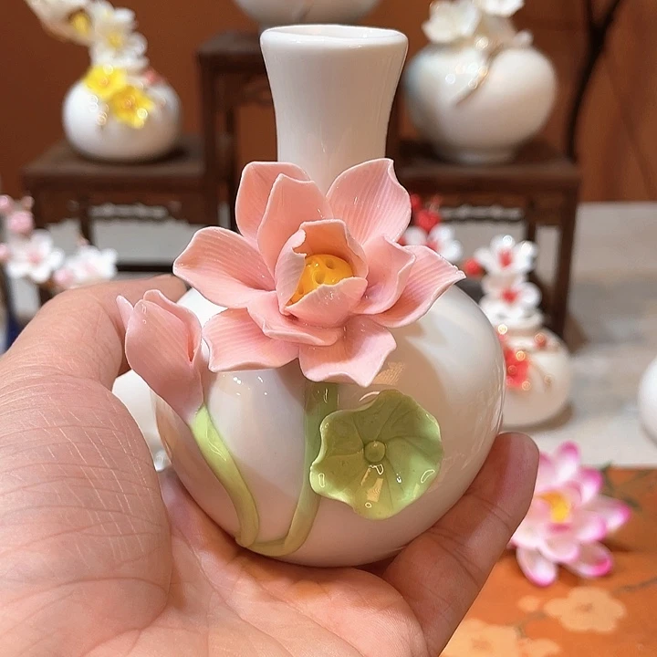 手工陶瓷精致摆件