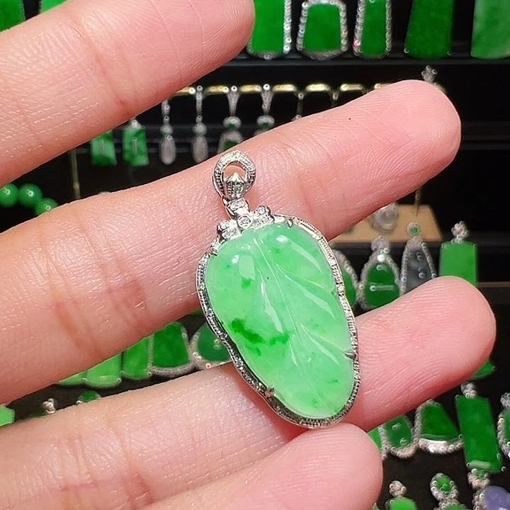 翡翠吊坠(不含链)18K金镶嵌