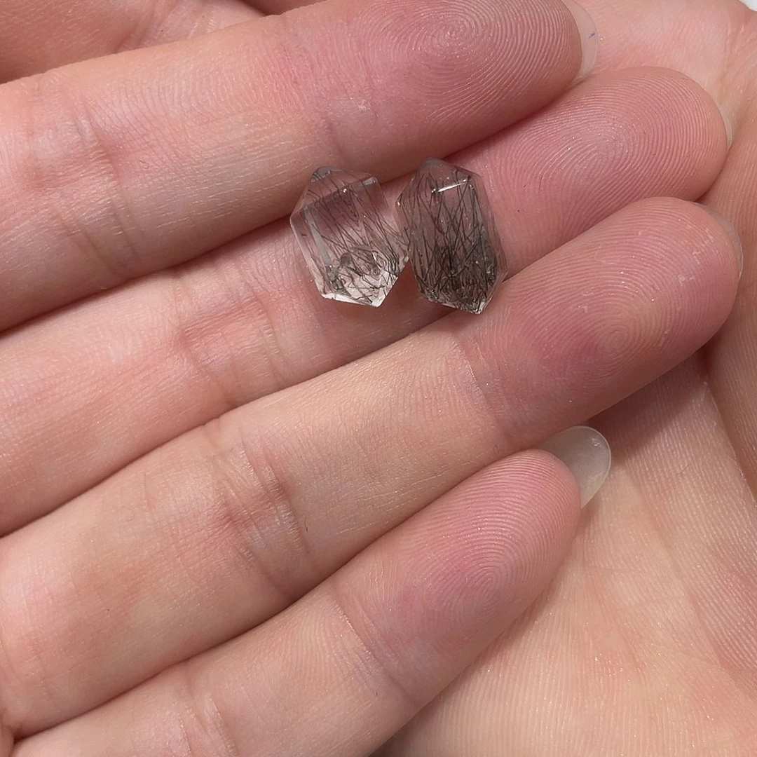 水晶珠宝半成品未镶嵌鹿****士打孔，不退不换