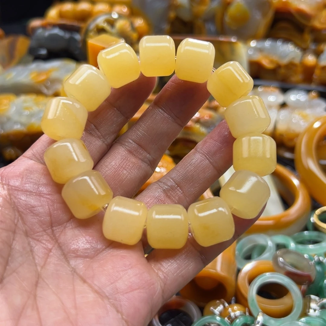 石英质玉未镶嵌颈饰