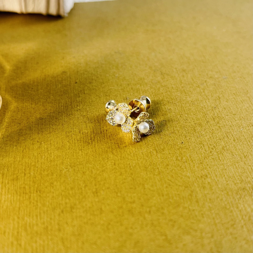 铜合金合成锆石耳饰 铜合金合成立方氧化锆巧夺天工耳钉P709日常