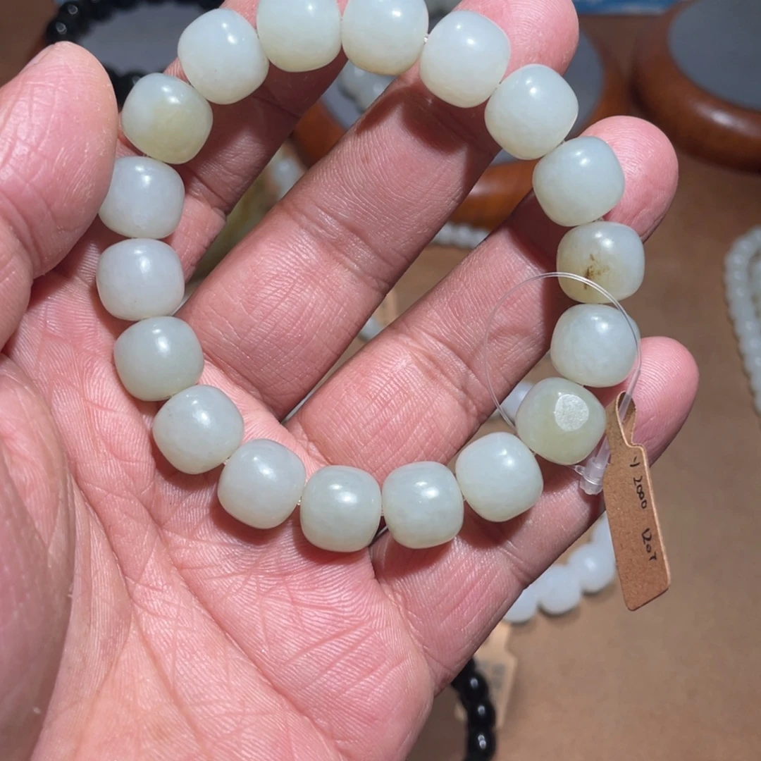 和田玉未镶嵌手串