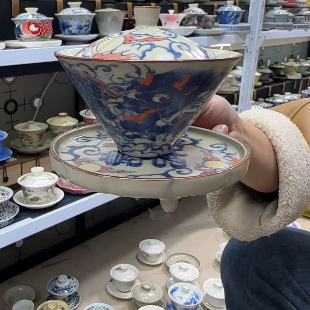 高温下的高温天气使人心情