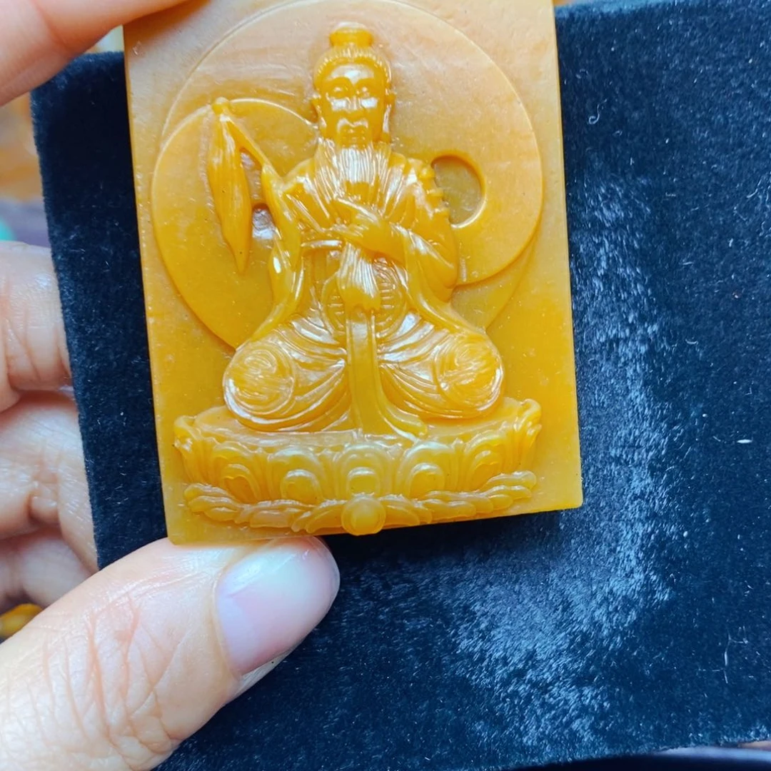 未镶嵌石英质玉（黄龙玉）颈饰
