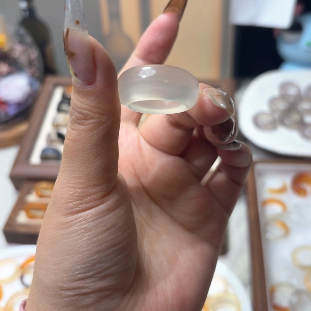 未镶嵌戒指玛瑙/玉髓400港18.5