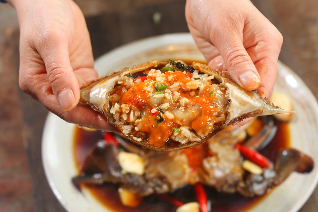 草家招牌酱油蟹母蟹