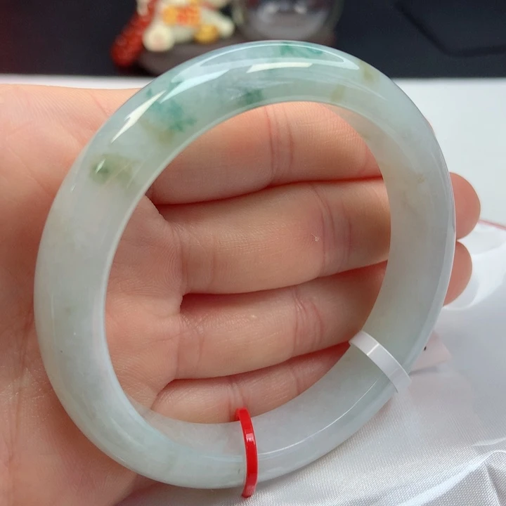 翡翠手镯未镶嵌57圈