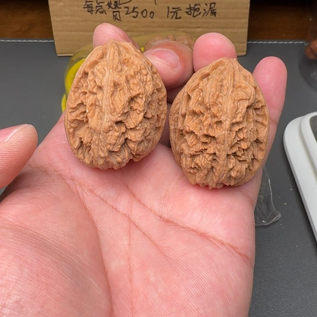g***o桃核吊坠全品华北将军